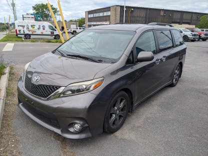 2017 Toyota Sienna SE at Petersen's Garage in Kingston, Ontario