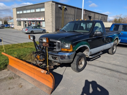 2000 Ford F-250 XL SuperDuty Reg Cab 4x4 Plow at Petersen's Garage in Kingston, Ontario